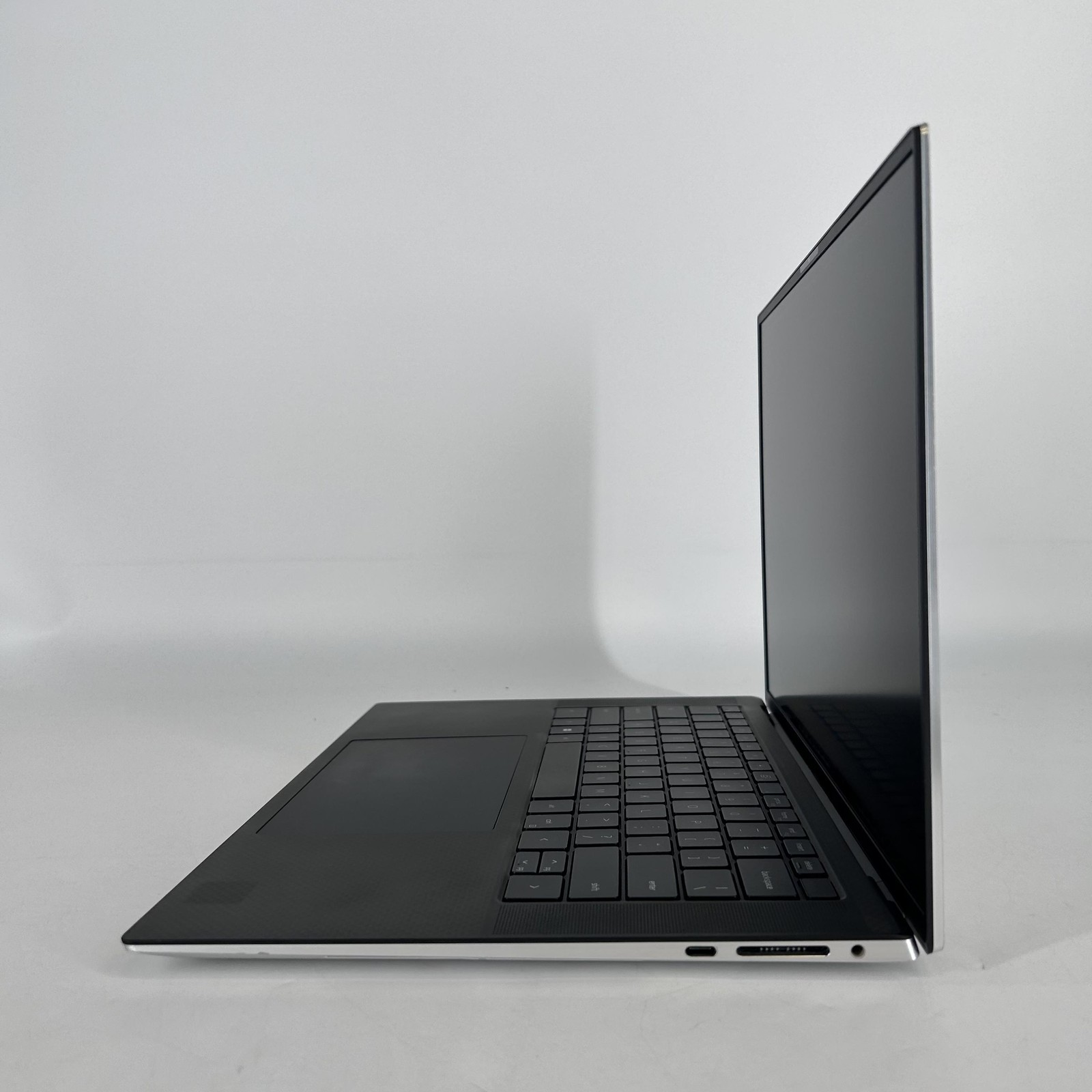 Dell XPS 15 9520 FHD+ 2.3 GHz i7-12700H 16GB 512GB SSD NVIDIA RTX 3050 Good