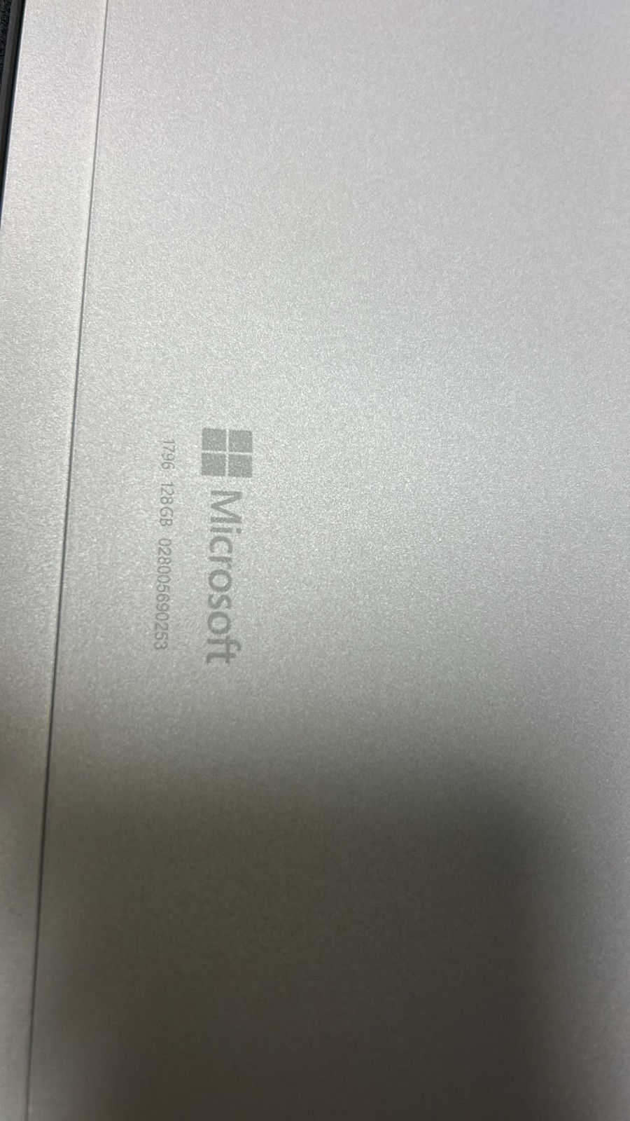 Microsoft Surface Pro 5 1796 12.3″ Core m3-7Y30 4GB RAM 128GB SSD W Keyboard