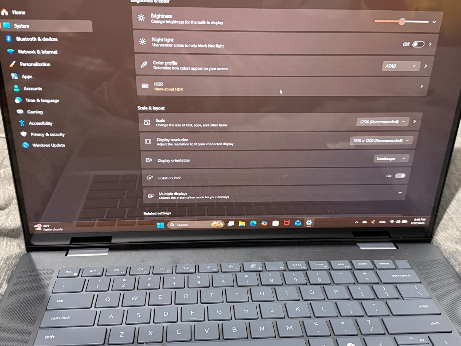 dell inspiron 16 7640 2in1 laptop