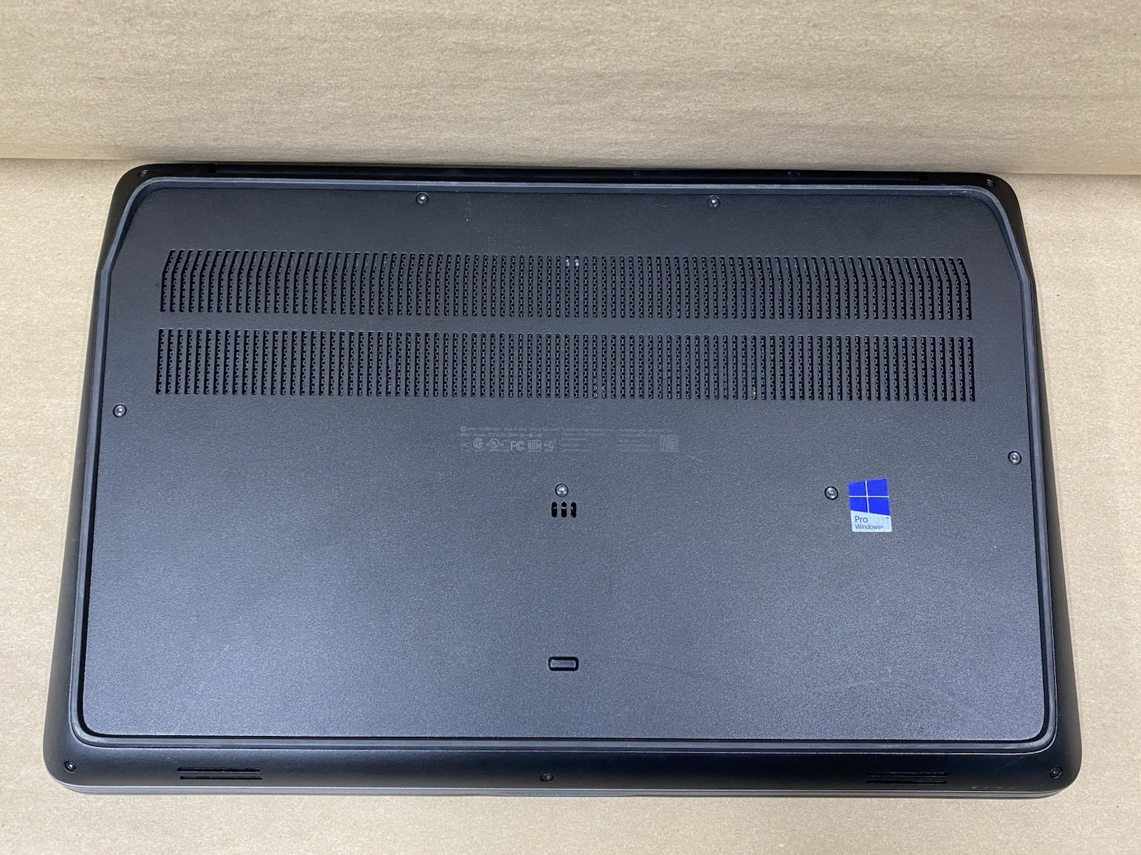 HP Zbook 17 G3 – 17″ 1920×1080 – i7-6700HQ – 8GB – 256GB SSD – Win 10 Pro READ