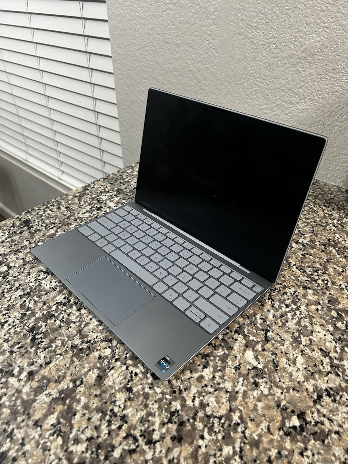 Dell XPS 13″ Laptop i5-1230U 8GB RAM 477GB SSD Iris Xe Windows Silver