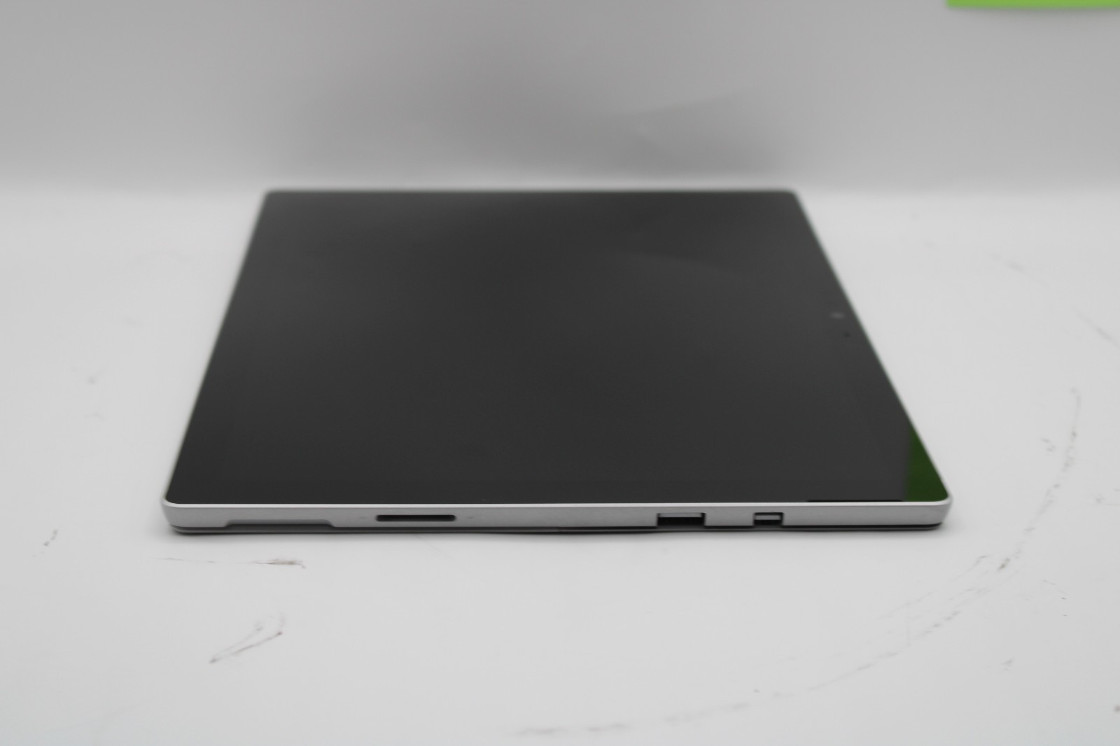 Microsoft Surface Pro 5 1796 m3-7Y30 @ 1.00 GHz 4GB RAM 128GB SSD No OS