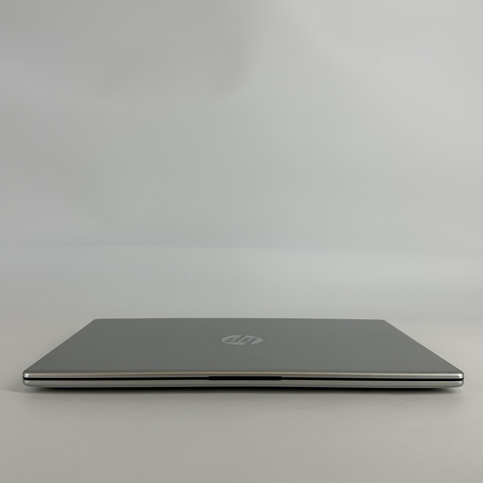 HP Pavilion 16 2023 Silver FHD+ 2.8 GHz Ryzen 5 7520U 8GB RAM 1TB SSD Very Good
