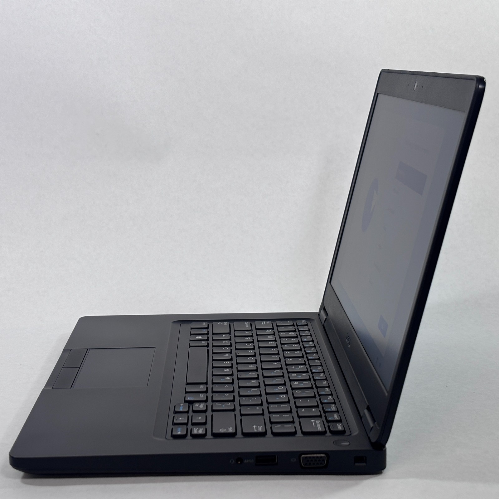 Dell Latitude 5491 14″ HD Intel Core i5-8300H 16GB RAM 256GB SSD Windows 11 Pro