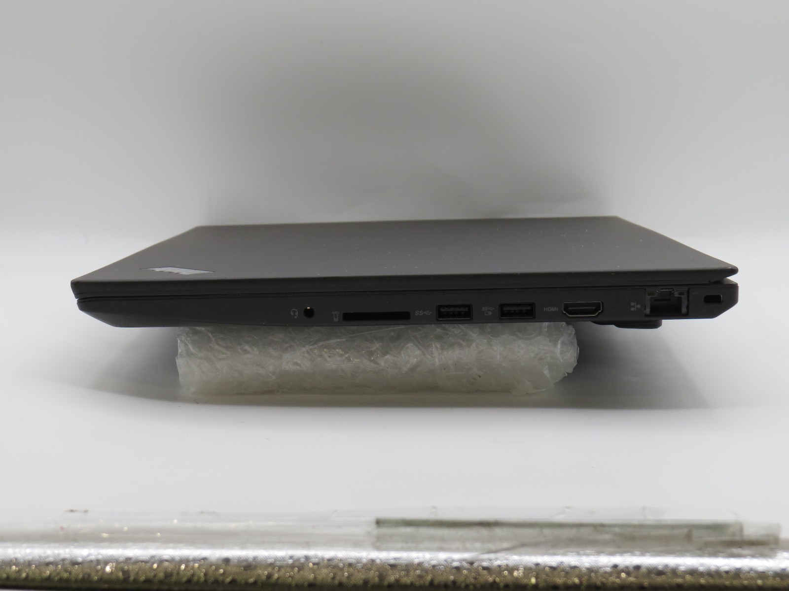 Lenovo ThinkPad T570 i5-7300U @ 2.6Ghz 8GB DDR4 HD 620 15.6″ No OS/AC *REPAIR*