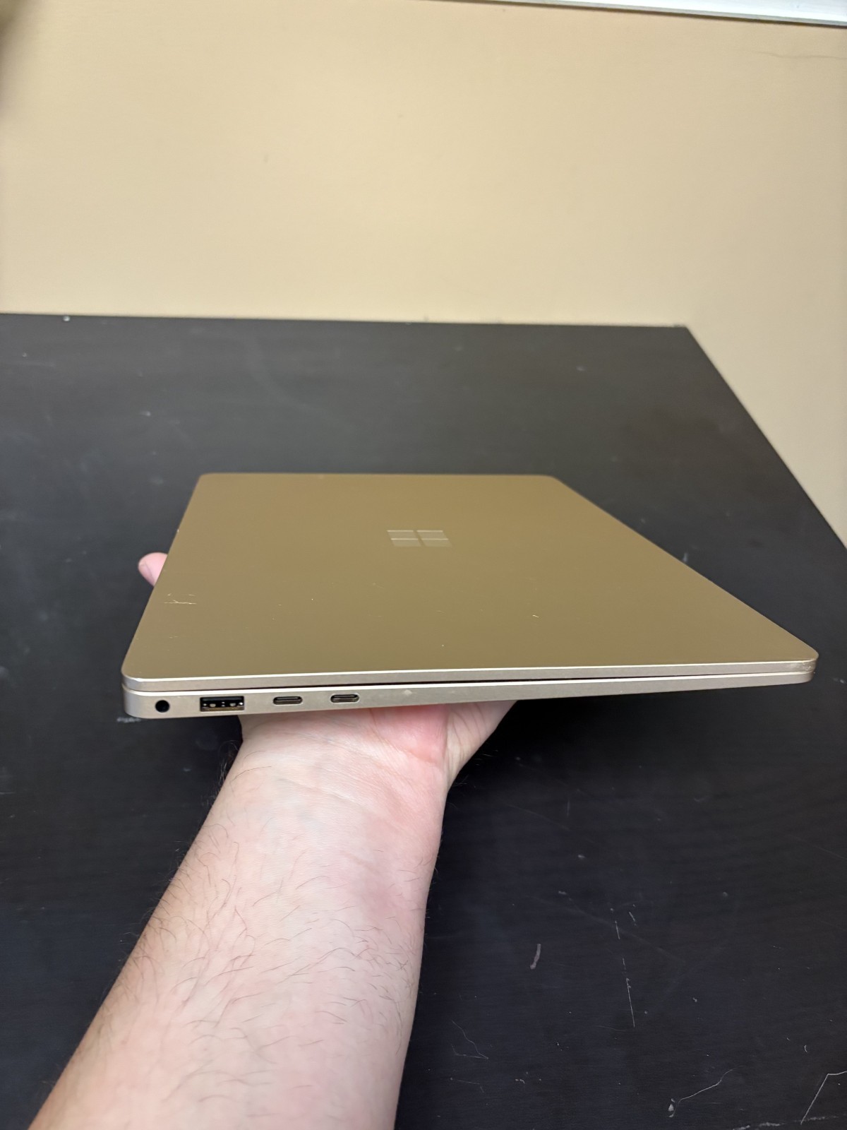 Microsoft Surface Laptop 7 13″ Copilot+ PC Snapdragon X Plus 16GB 256GB SSD
