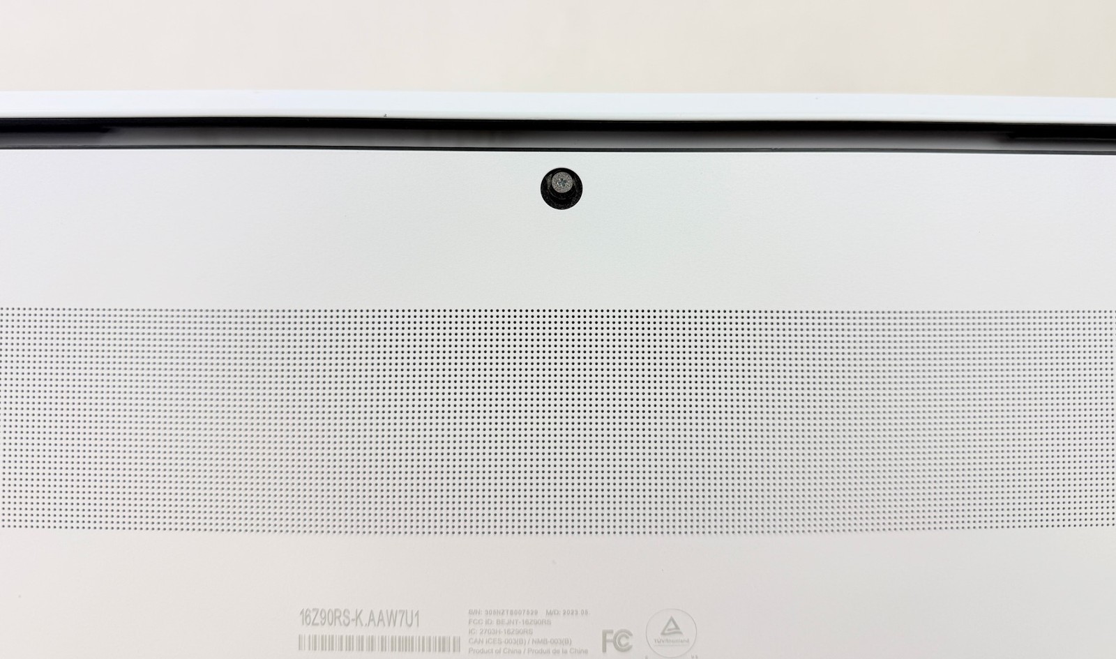 LG Gram Style 16″ 3200×2000 OLED 120Hz i7-1360P 16GB RAM 1TB SSD W11H