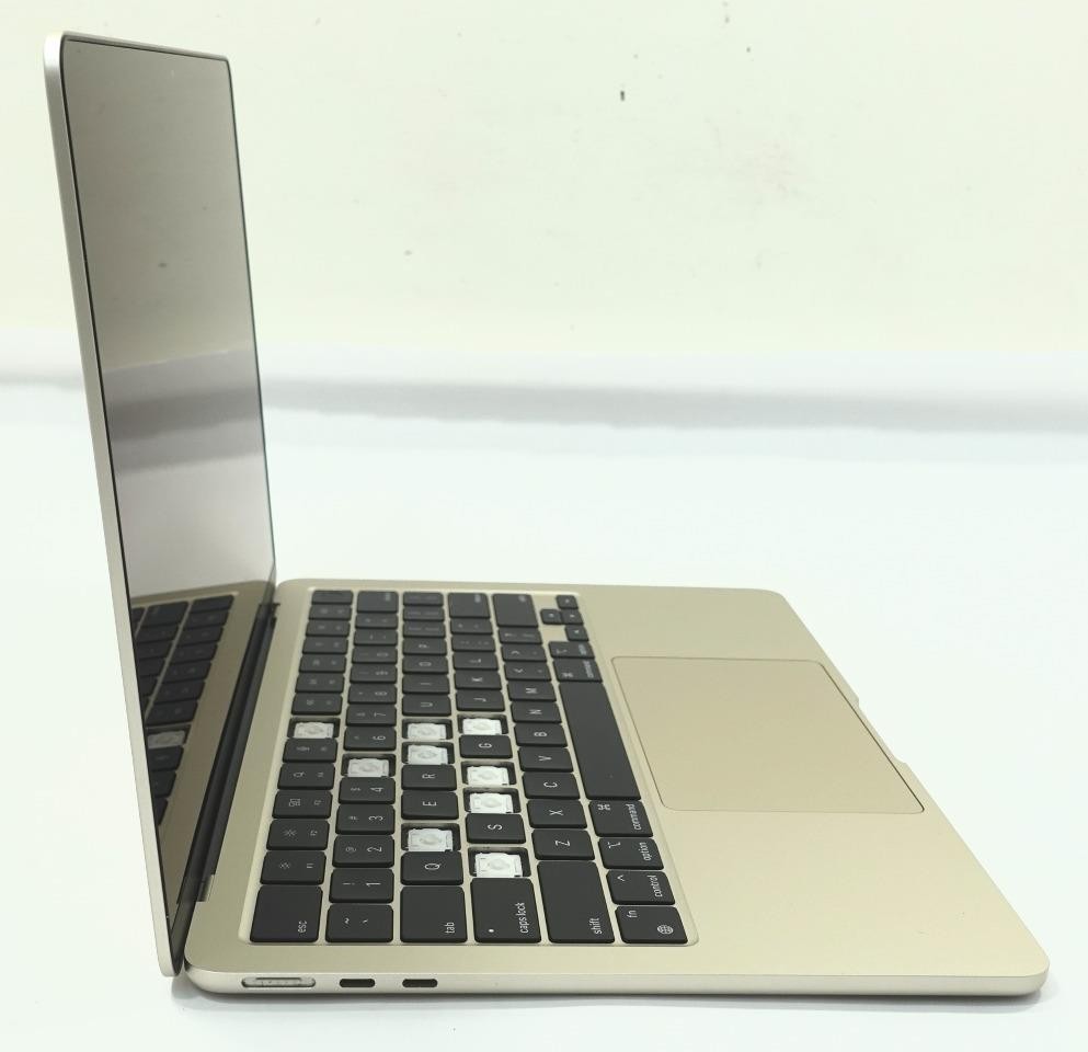 Apple MacBook Air 2022 A2681 13.6″ M2 Retina 8GB 256GB SSD iOS Tahoe