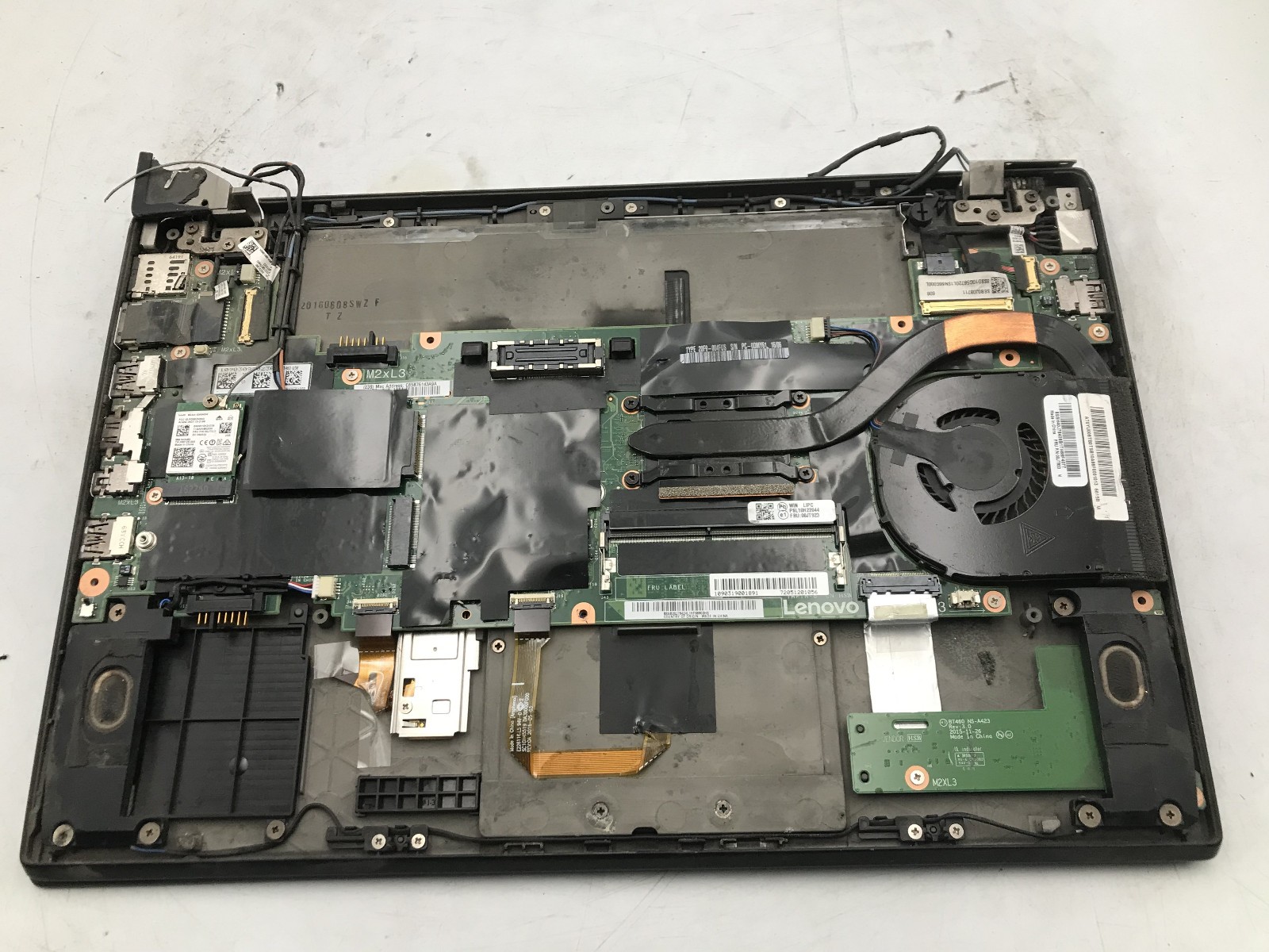 LENOVO THINKPAD T460S – FOR PARTS/REPAIR – INTEL I5 6TH GEN – NO RAM – READ – BB