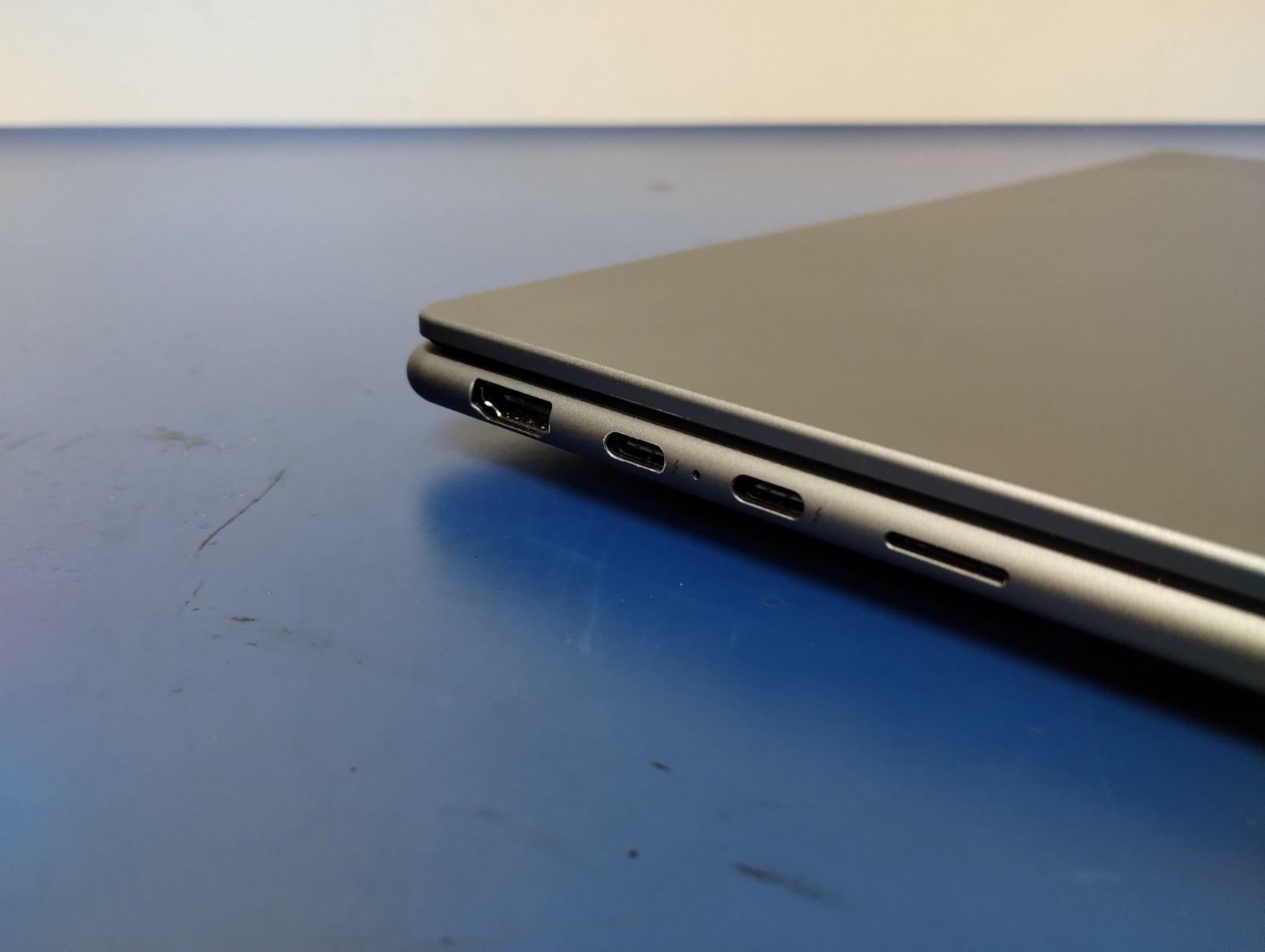 Lenovo Slim 7 14ILL10, Intel Core Ultra 7 258V, 2.20 GHz, 32 GB RAM, 1 TB NVMe