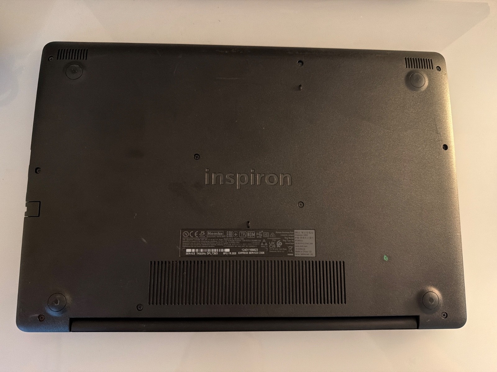 Dell Inspiron 3593 15.6 Laptop i7-1065G7 No RAM No HDD/NVME wi/Charger FOR PARTS