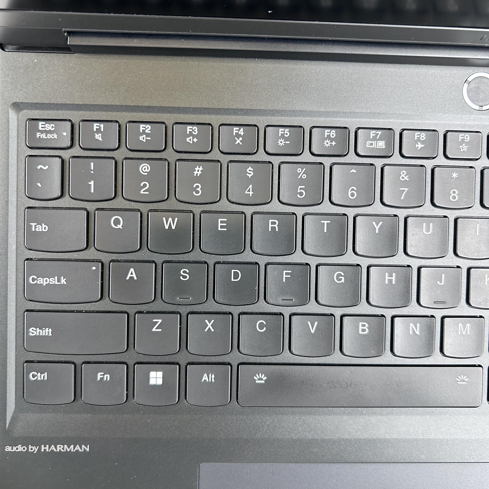 Lenovo Legion 7i Gen 9 16 240Hz QHD+ 2.2 GHz i9-14900HX 32GB 1TB SSD RTX 4070