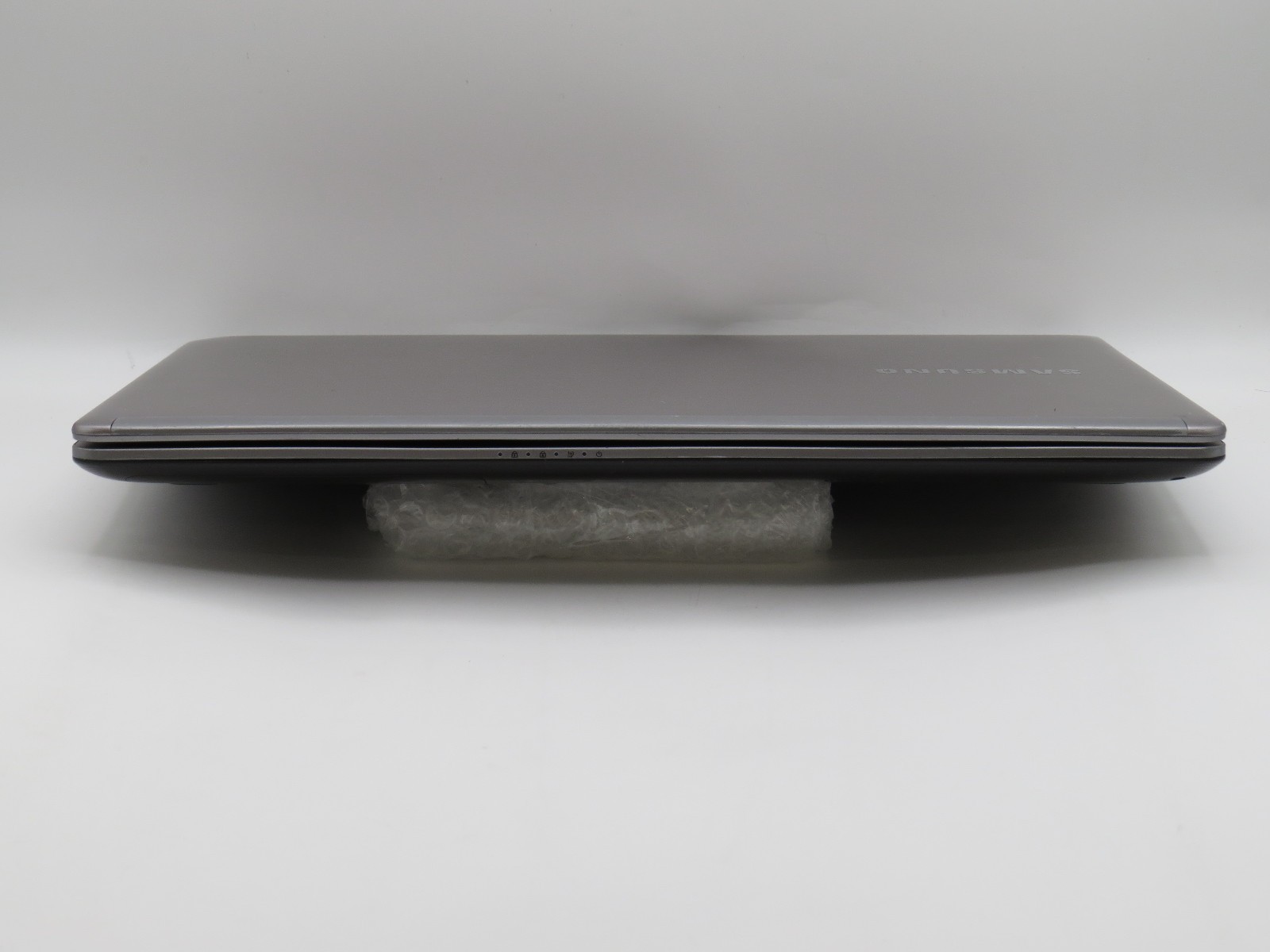 Samsung 303C | i7-3537U @ 2GHz | 8GB DDR2 | 15.6″ display | No HDD/OS/AC Parts
