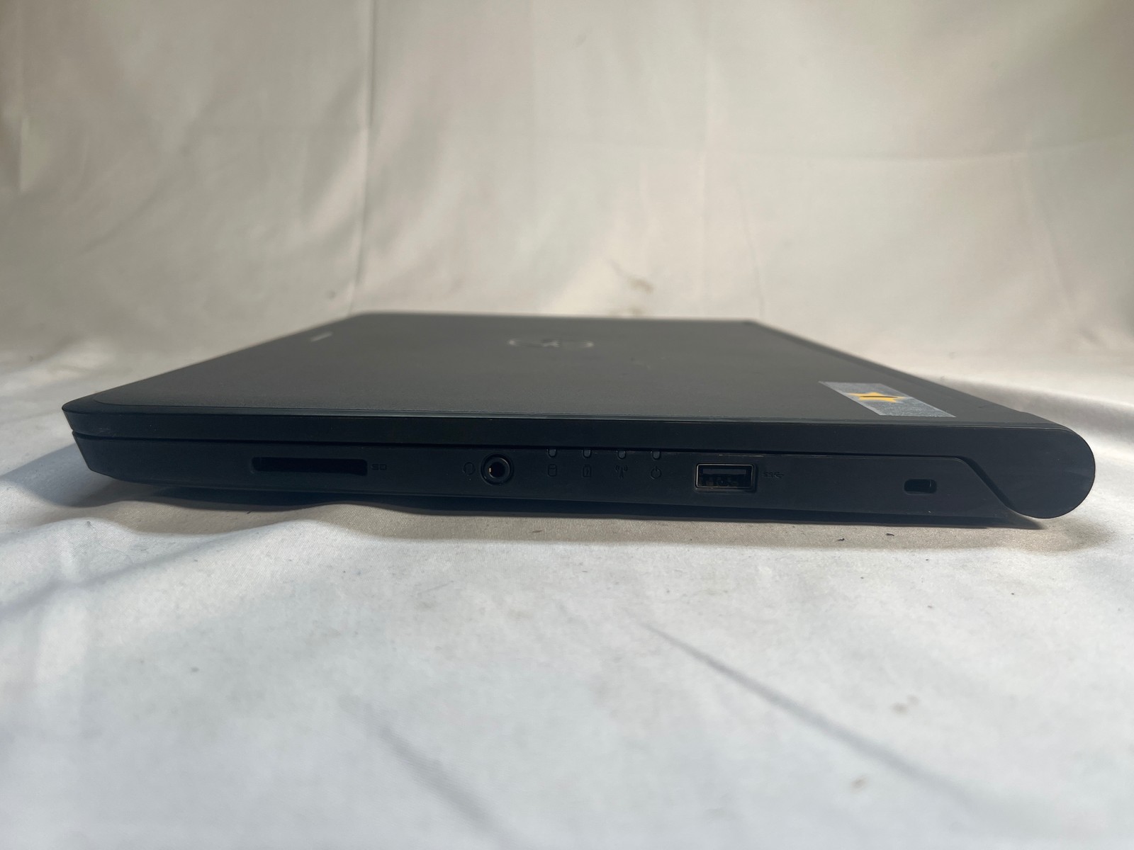 Dell Latitude 3340 i3-4030U 1.9GHz 4GB 128GB SSD 13.3″ Win10