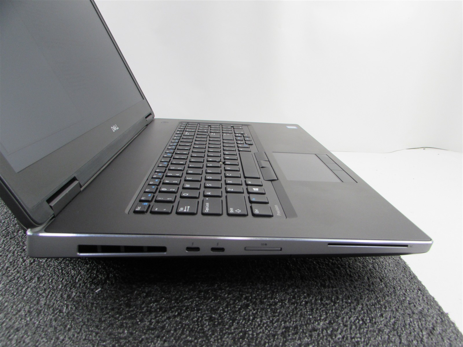 DELL PRECISION 7740 17.3″ I7-9750H NO SSD 64GB RAM NVIDIA RTX 4000 NO O.S