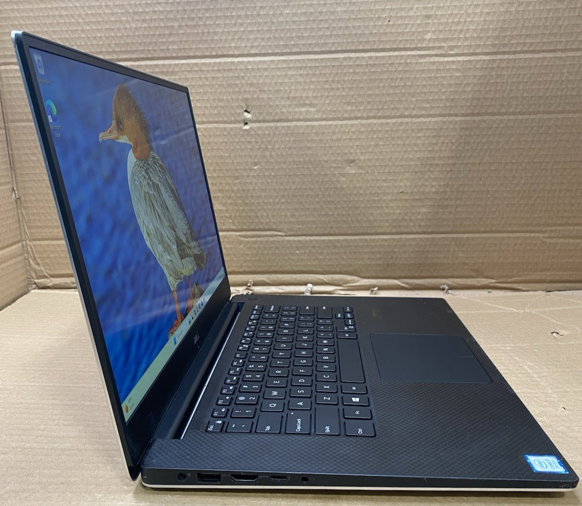 Dell XPS 15 9570 15.6″ Core i7-8750H @ 2.20GHz 16GB RAM 256GB SSD Windows 11 Pro