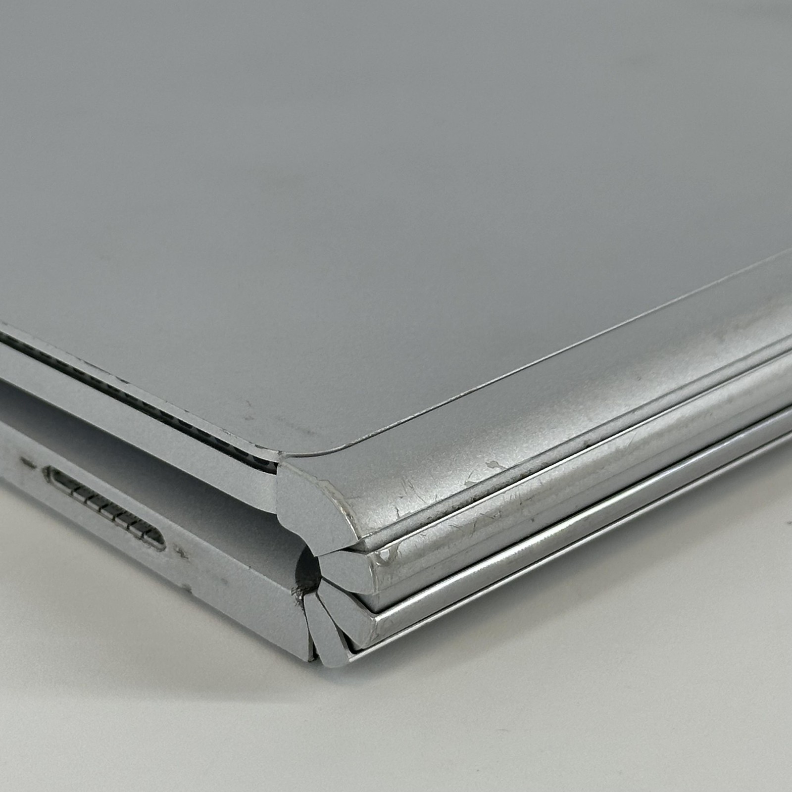 Microsoft Surface Book 2 15 TOUCH i7-8650U 1.90GHz 16GB 256GB SSD BAD BATTERY
