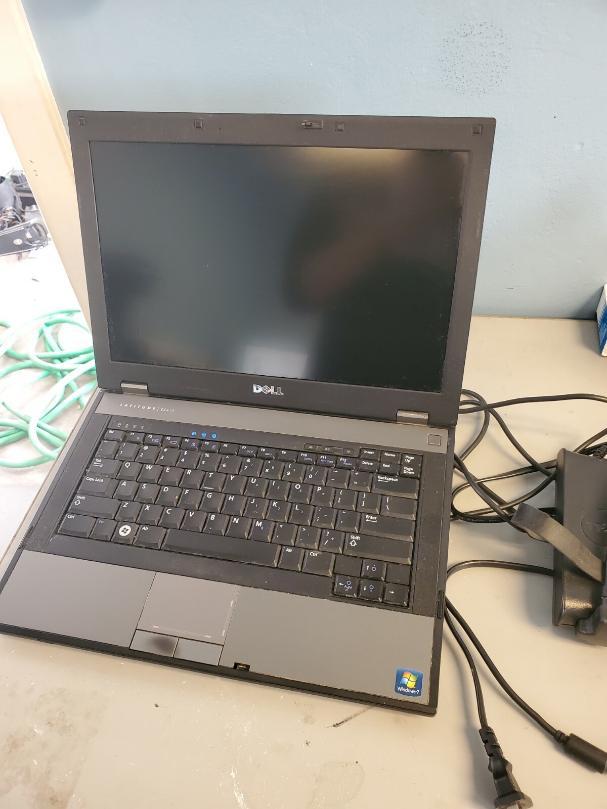 Dell Latitude E5410 Laptop with dock NON WORKING