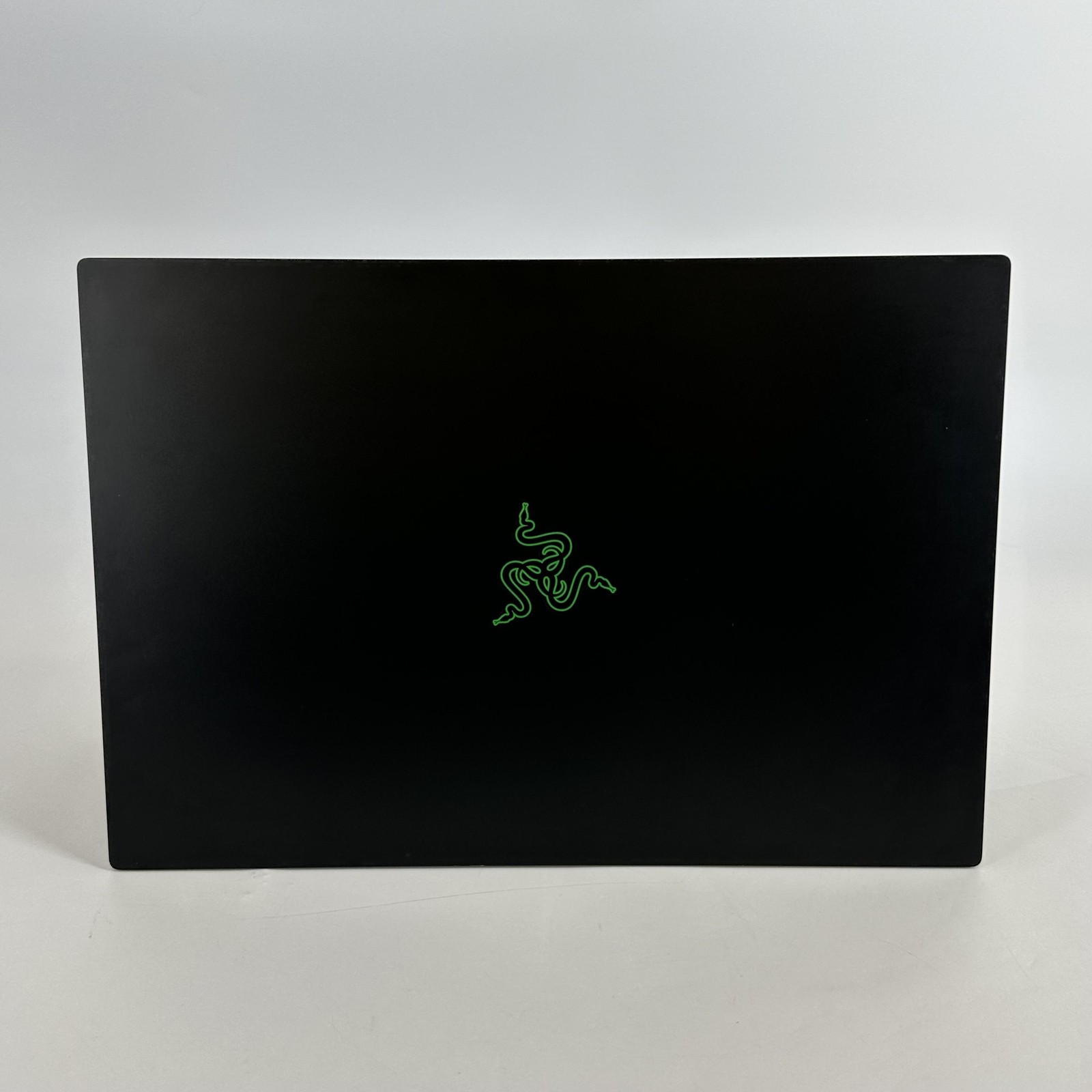 Razer Blade 16 120Hz UHD+ 2.2 GHz i9-13950HX 32GB 1TB/1TB RTX 4090 Very Good