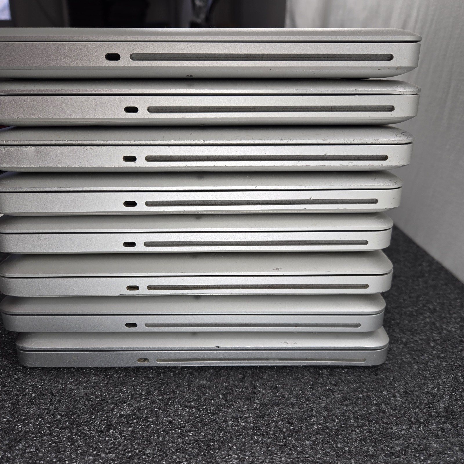 Lot of (8) Apple MacBook Pro A1278 intel i5 2.3 & 2.5 – Mixed Ram & HDD – PARTS