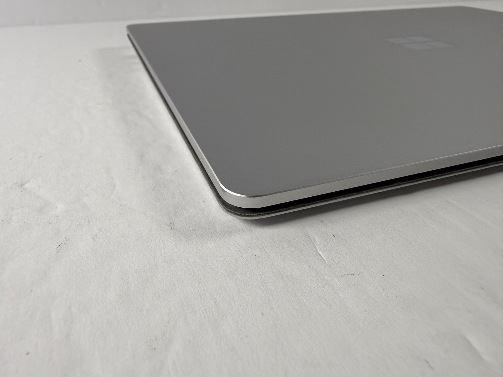 Microsoft Surface Laptop 5 13.5” 1950 Intel Core i7-1265U 16GB RAM 512GB NVME