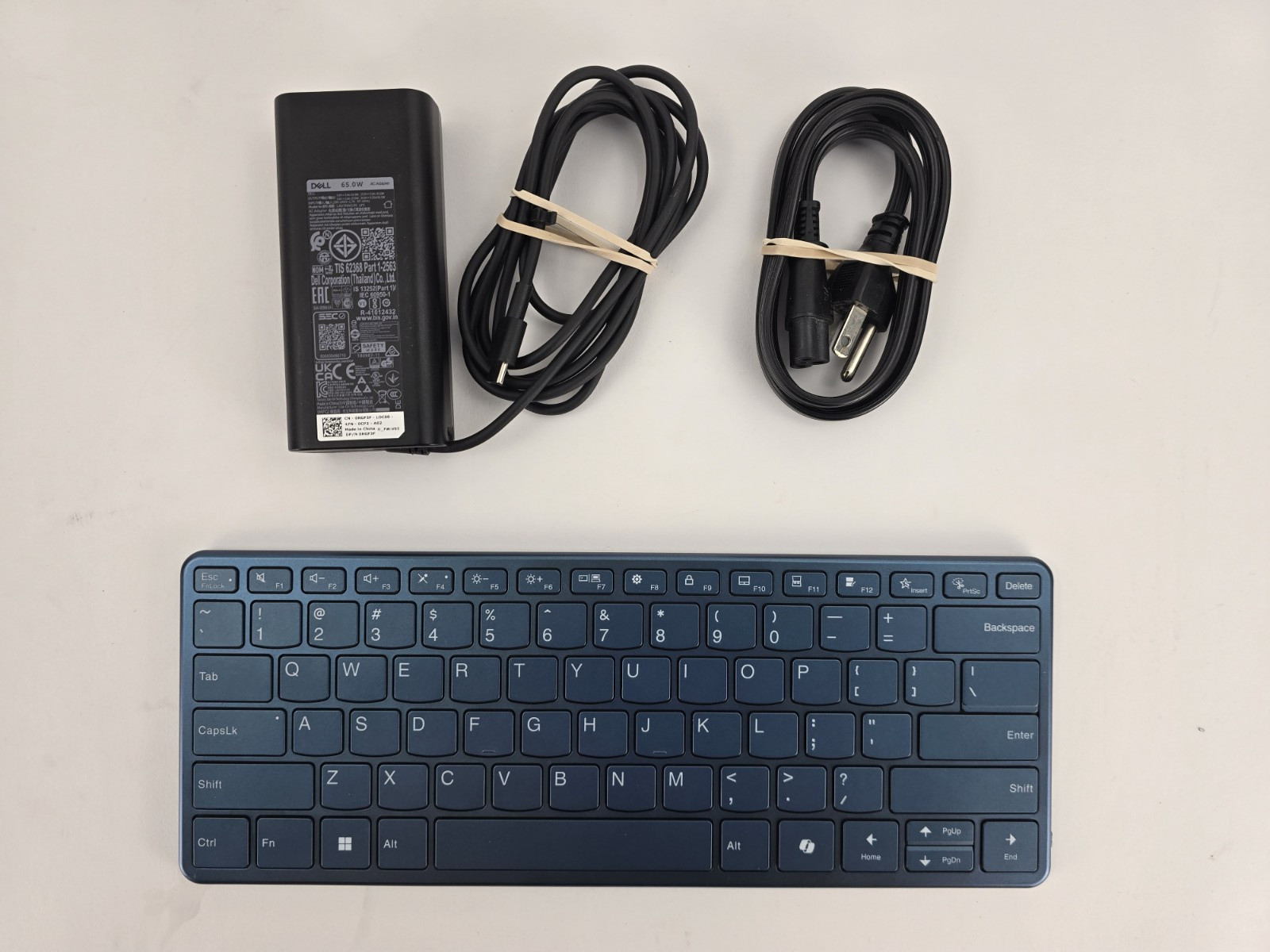 Lenovo Yoga Book 9i Dual 13.3″ 2.8K OLED Ultra 7 155U 16GB 1TB – Used