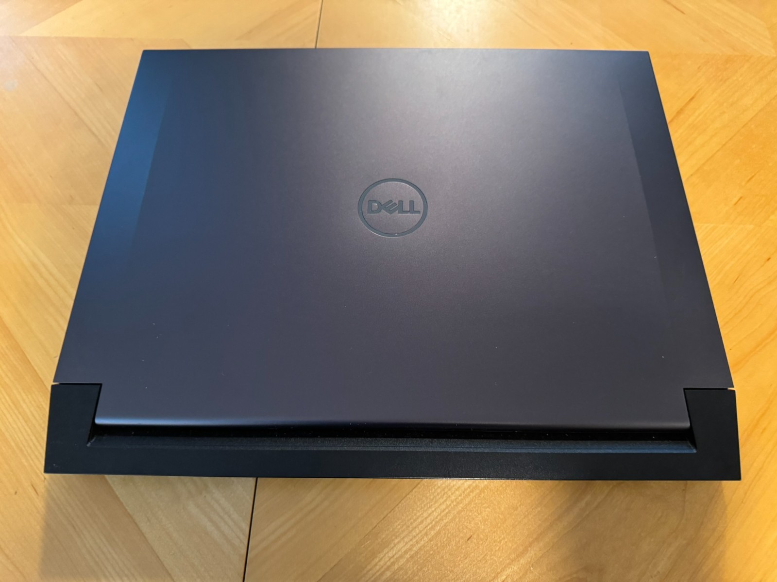 D16 7630 16″ Gaming Laptop i9-13900HX 32GB 1TB NVIDIA RTX 4070 8GB Win 11 Home
