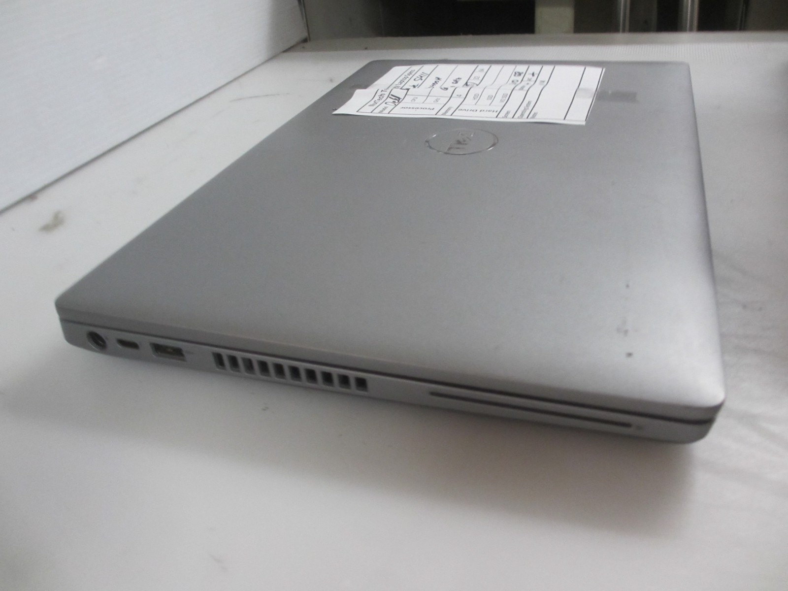 Dell Latitude 5411 14″ i5-10400H 2.6GHz 16GB/240GB M2 SSD NOOS Laptop + AC
