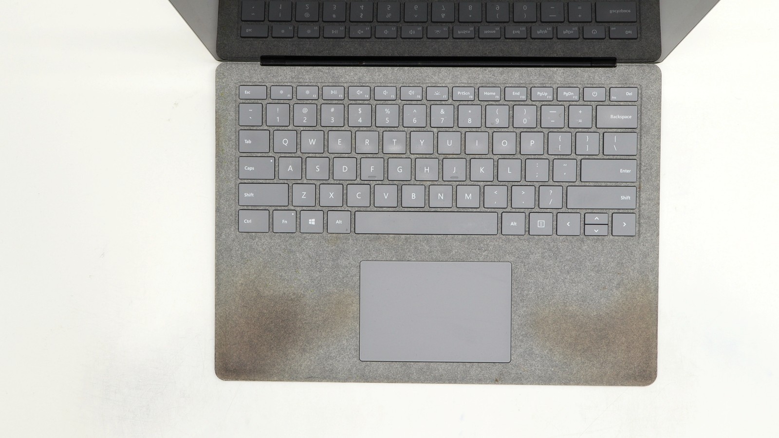 Microsoft Surface Laptop 14″ i7-7660u 16GB 512GB – Fair READ DESC