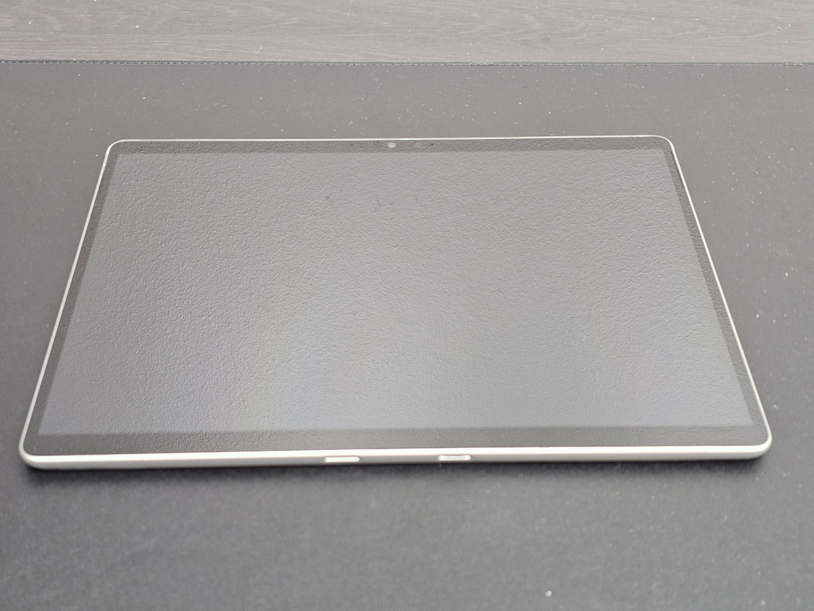 Microsoft Surface Pro 8 i5-1135G7 16GB Ram 256GB SSD No OS ***LTE***READ***
