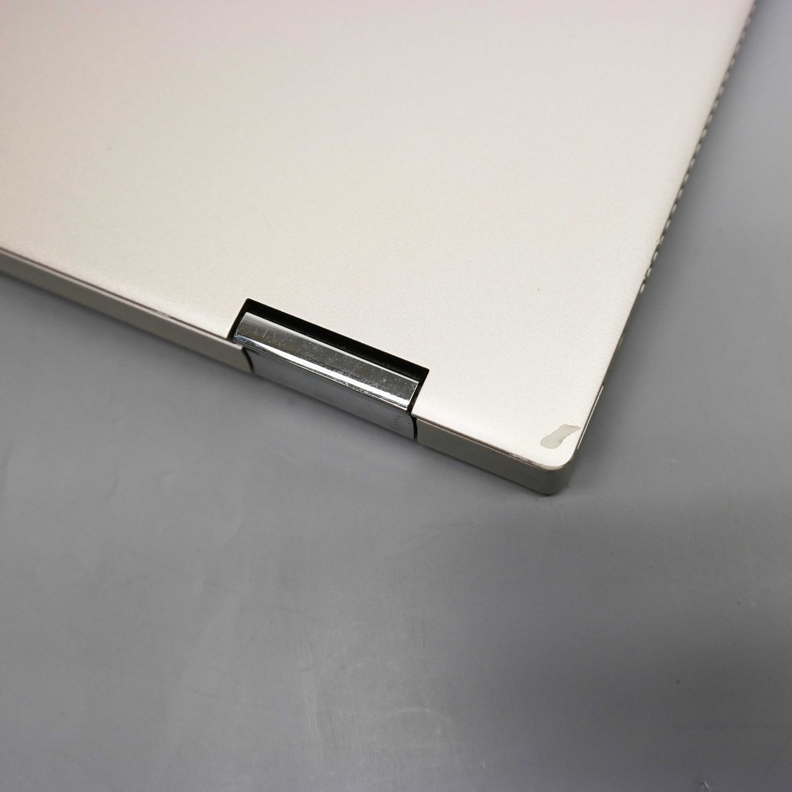 HP Pavilion x360 14m-dw0023dx Flip 14″ Core i5-1035G1 8GB 256GB SSD