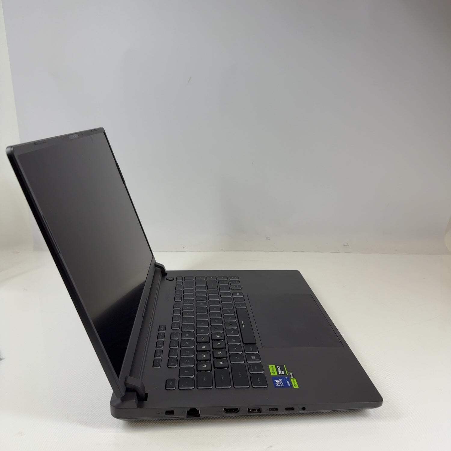 Asus G615L G615L 16″ Core Ultra 9 275HX 2.7GHz 32GB RAM 1TB SSD GeForce RTX 5060