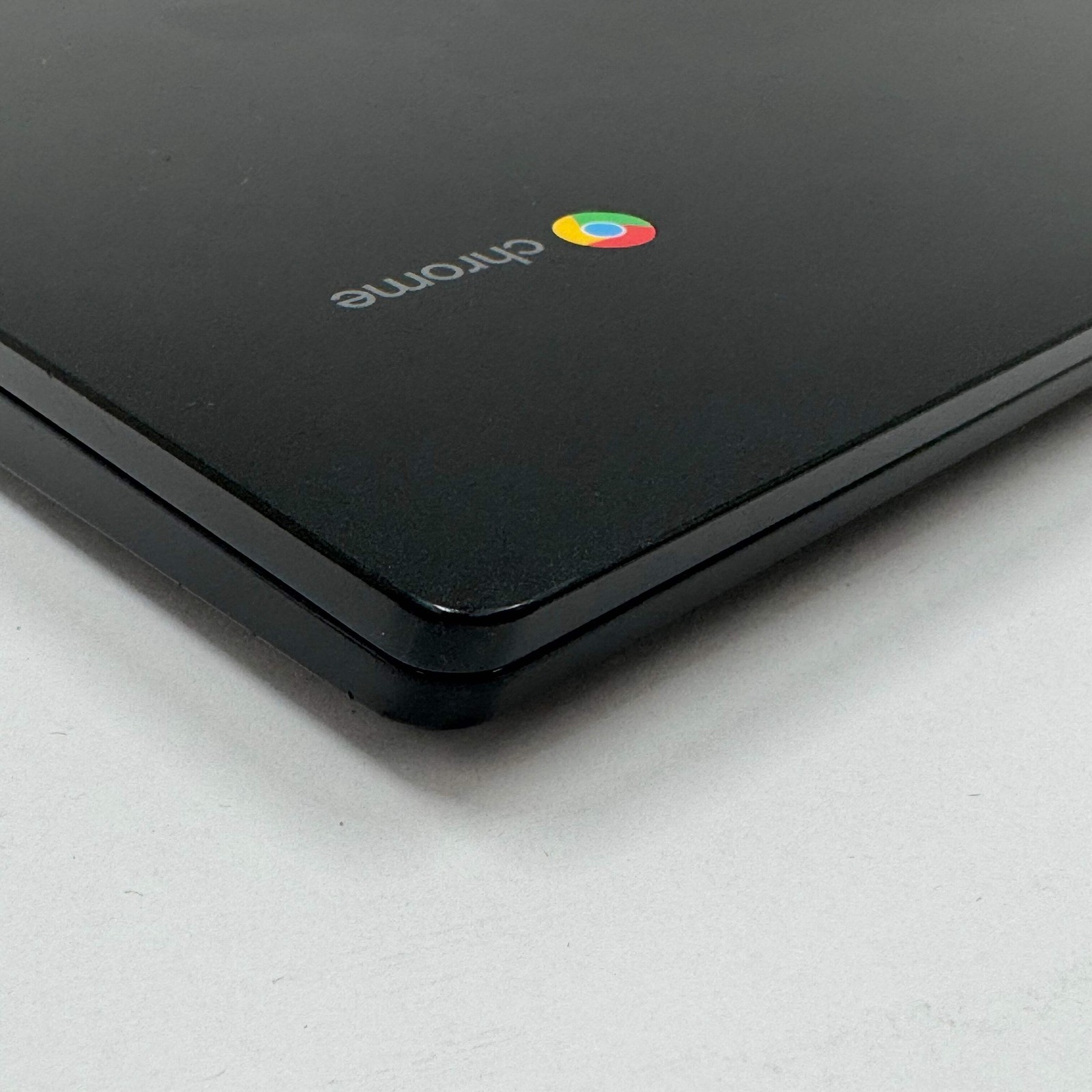 Lenovo Chromebook S340-14 Touch 81V30000US 14″ Celeron N4000 4GB RAM 32GB SSD