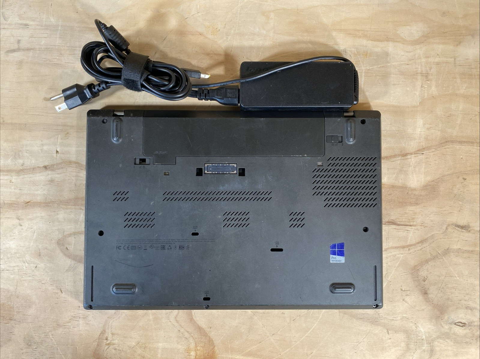 Lenovo Thinkpad T460s i7-6600 2.6GHz 8GB RAM 256GB SSD – Windows 10 Pro