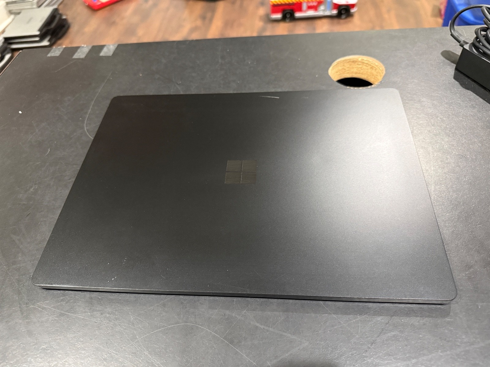 Microsoft Surface Laptop 3 1872 1.20GHz i5-1035G7 8GB RAM 256GB SSD Win 11 -READ