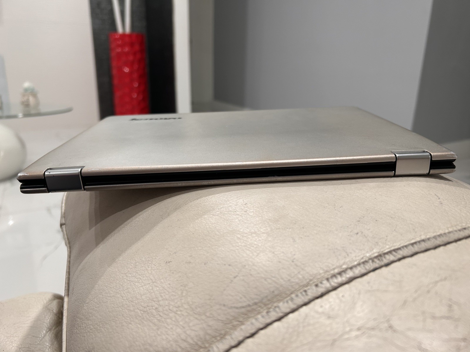 lenovo yoga 700-11isk used, silver color, 256 gb local disk