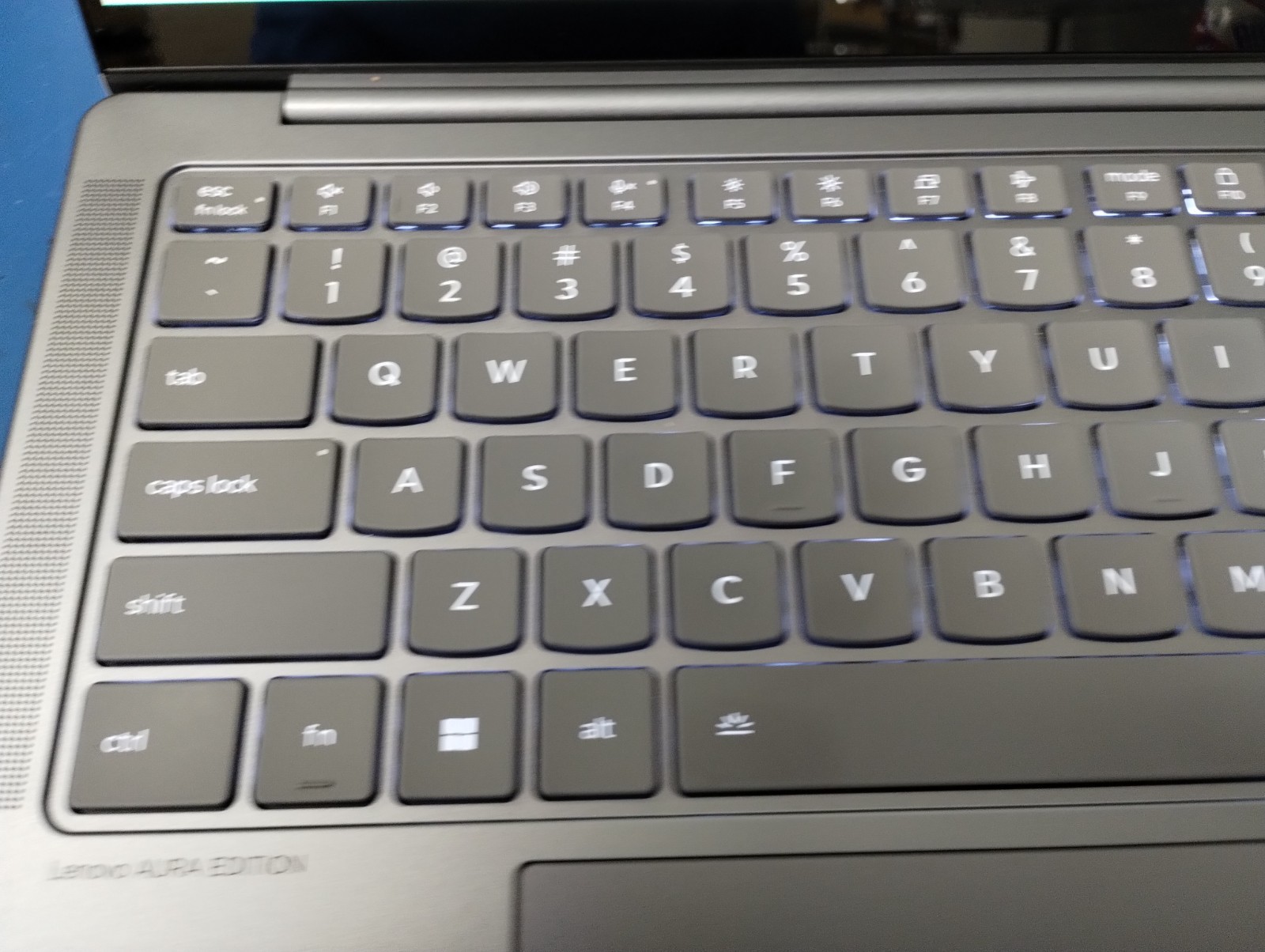 Lenovo Slim 7 14ILL10, Intel Core Ultra 7 258V, 2.20 GHz, 32 GB RAM, 1 TB NVMe
