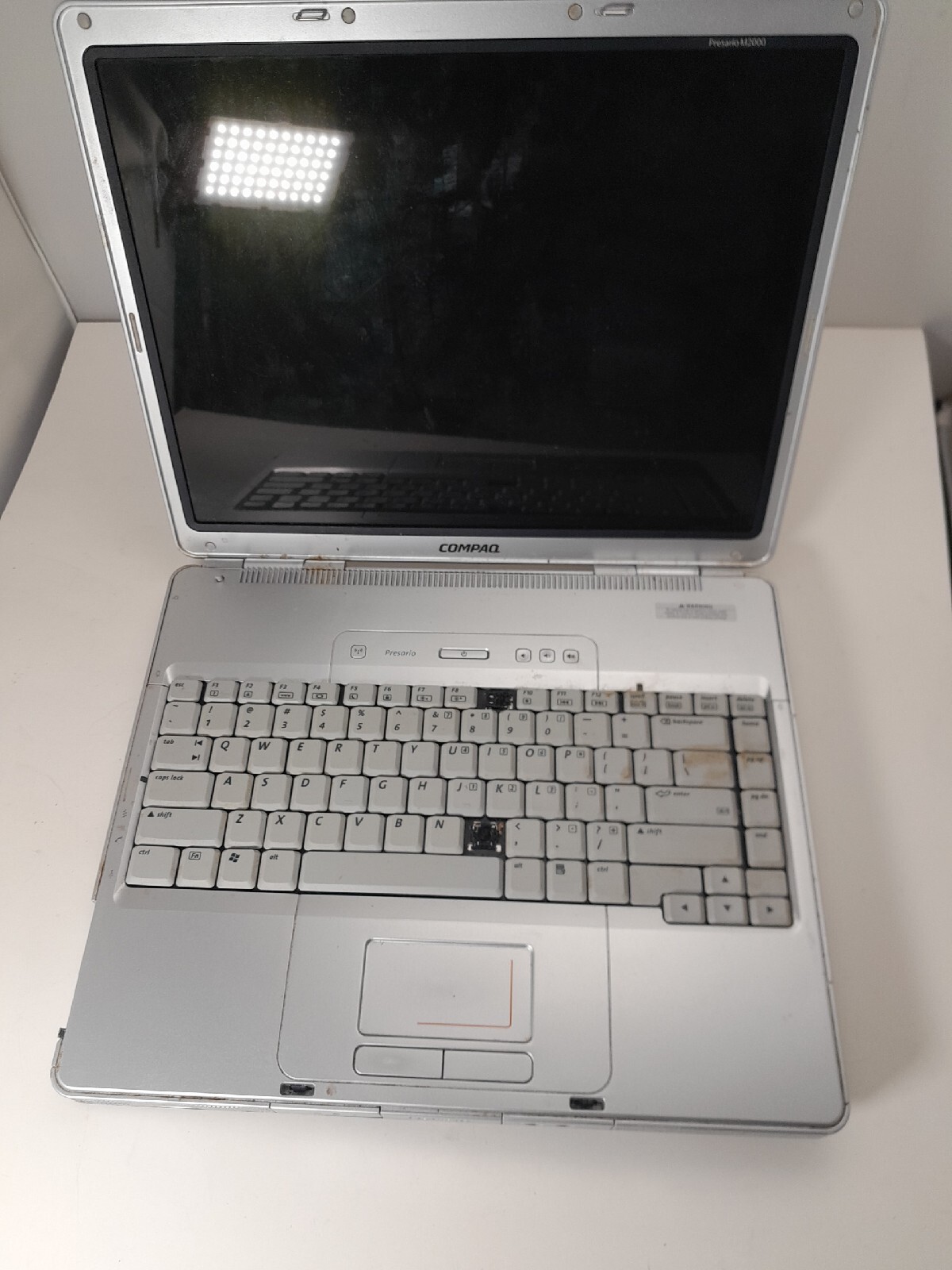 Compaq Presario M2000 Laptop 256mb Ram No HDD Untested AS IS PARTS OR REPAIR