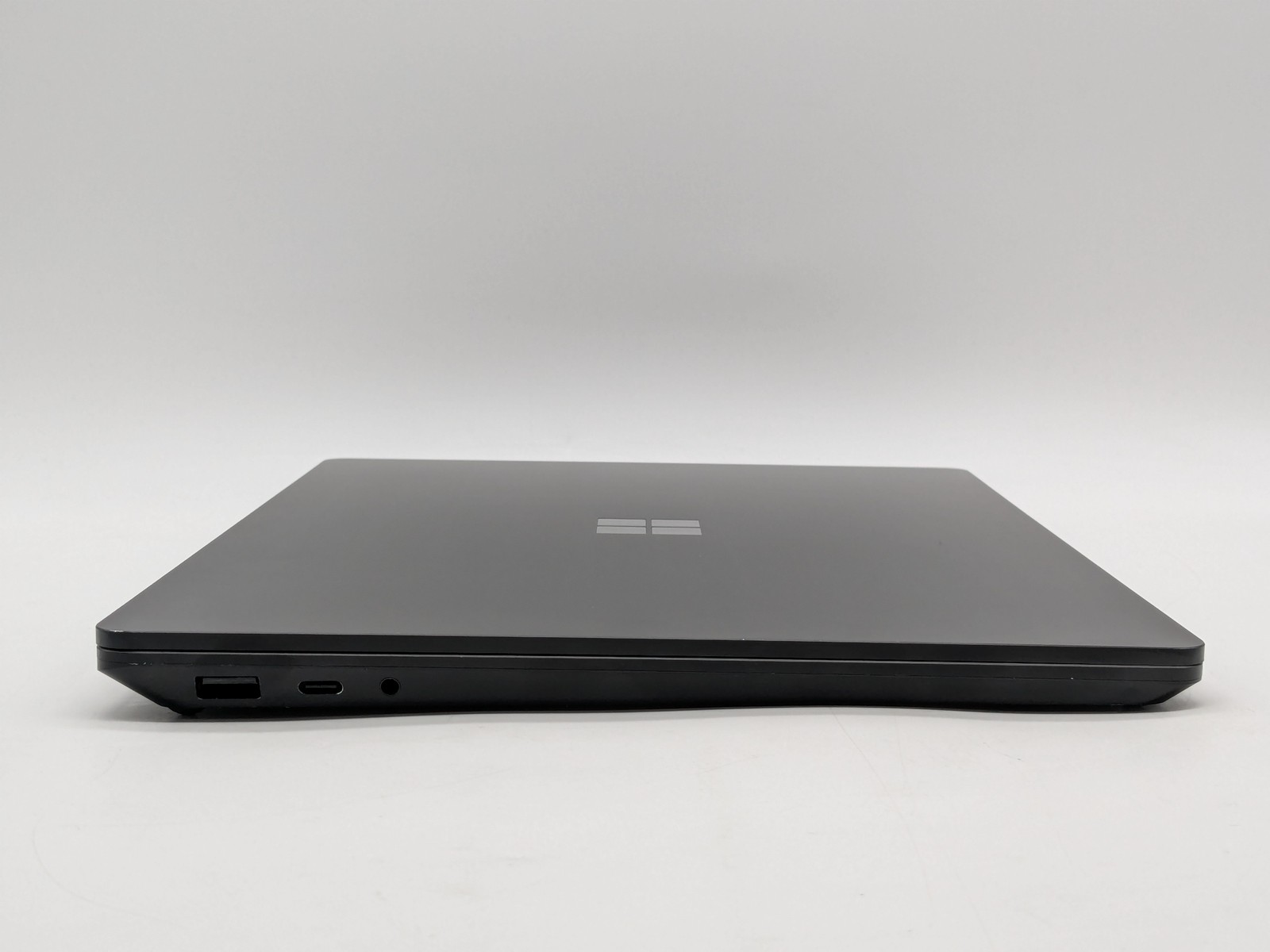 Microsoft Surface Laptop 6 13″ 2256 x 1504 ULTRA 5 135H 256GB SSD 16GB W11P