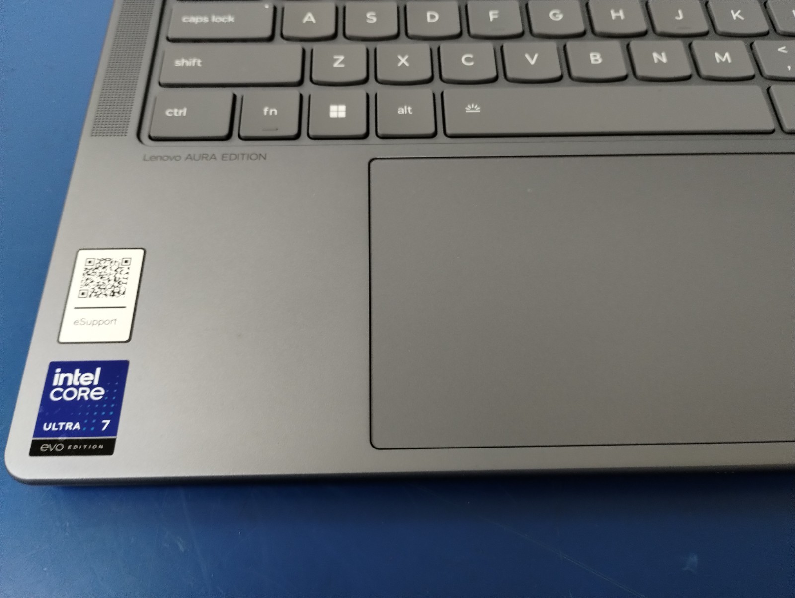 Lenovo Slim 7 14ILL10, Intel Core Ultra 7, 2.20 GHz, 32 GB RAM, 1 TB NVMe