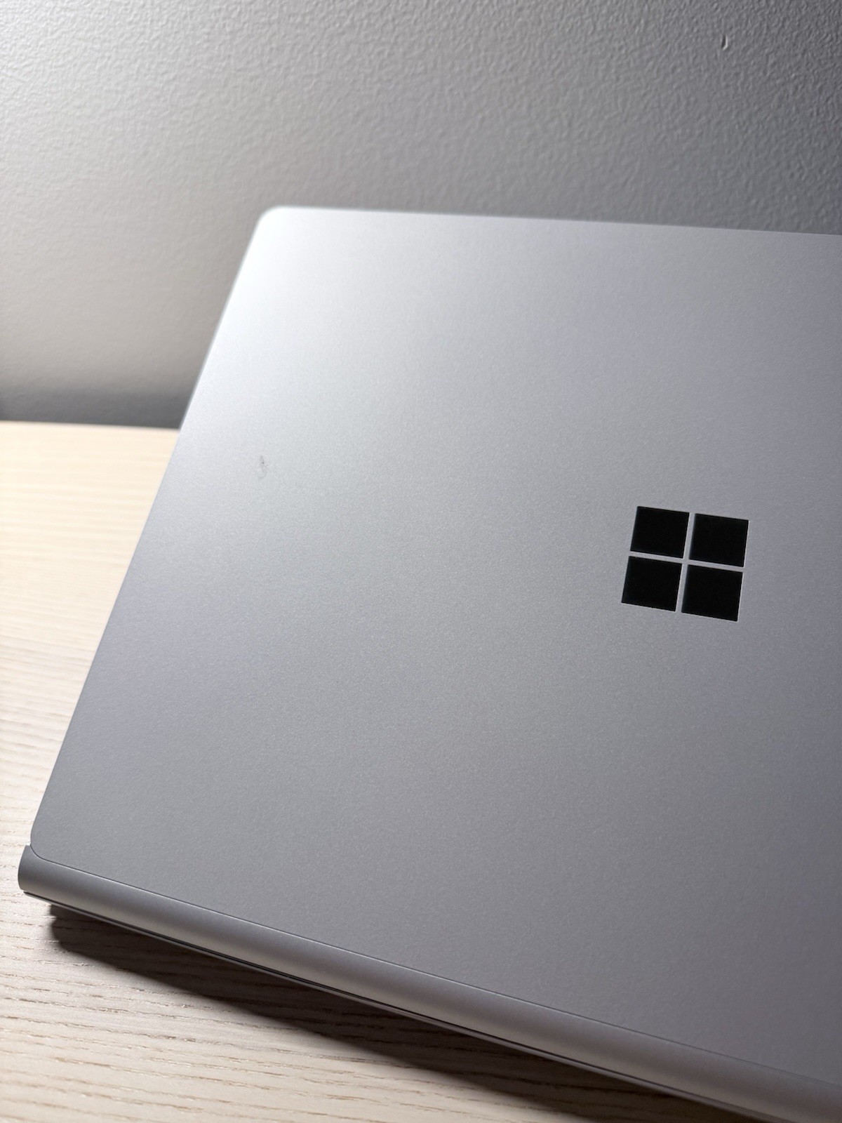 Microsoft Surface Book 2 | i5 | 8gb RAM | 256gb SSD | excellent battery