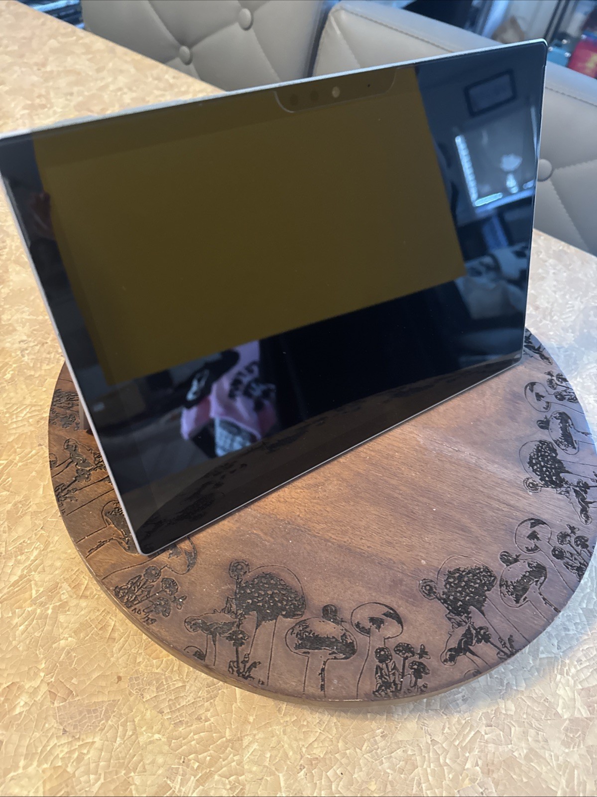 Windows 10 Surface Pro 128GB Excellent Condition: Includes Keyboard +Mouse+Case