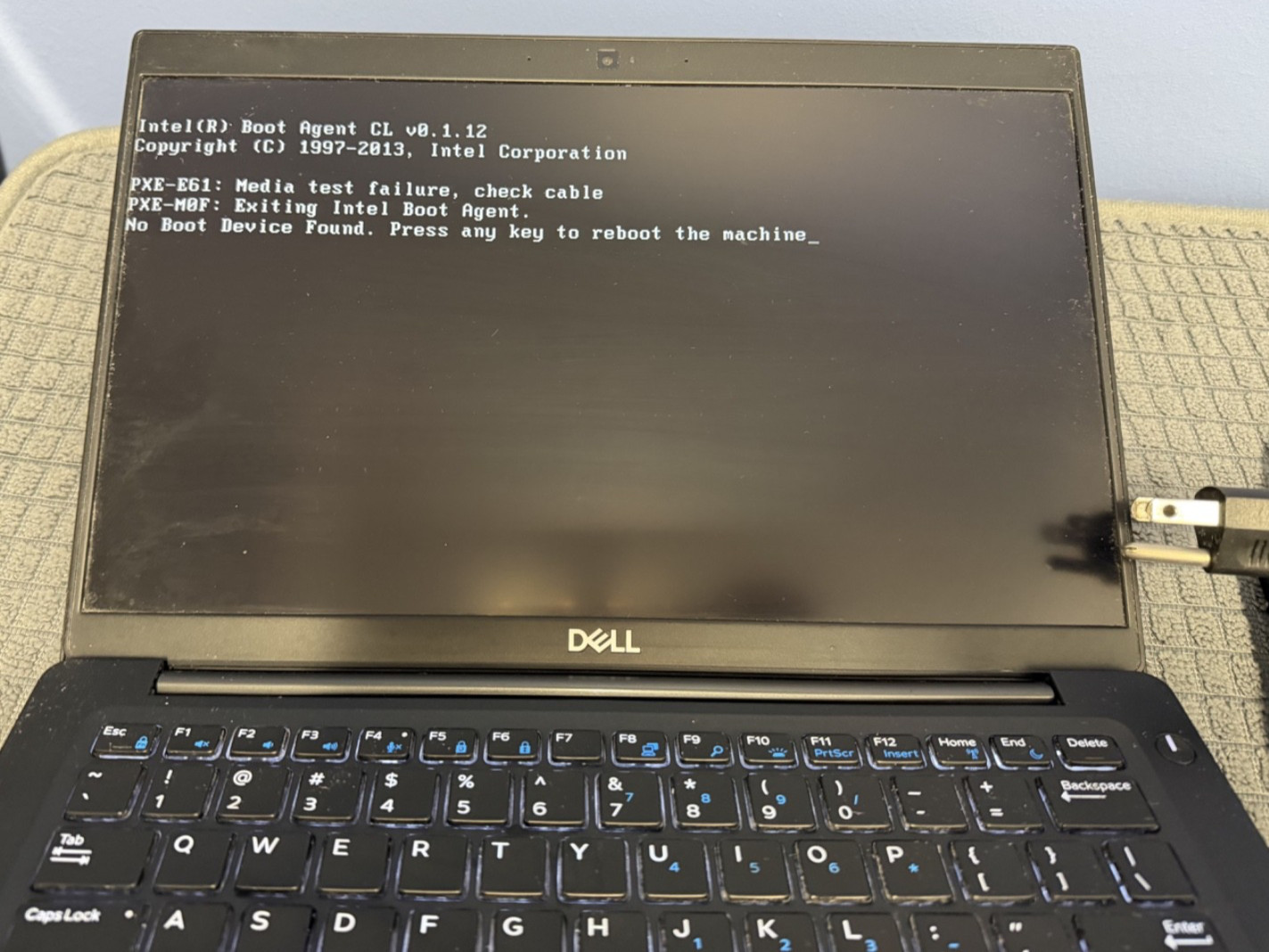 Dell #2 Latitude 7390 | i7-8650U @ 1.9GHz | 16GB NO OS