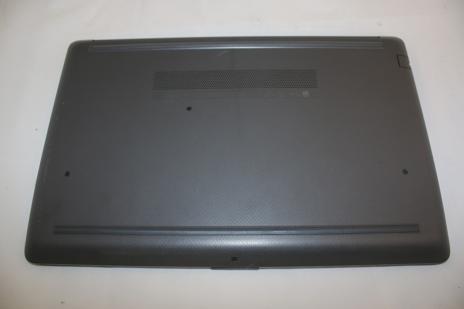HP 255 G7 AMD 3020E 1.20GHZ 8GB 128GB SSD 15.6″ HD RADEON R3 WIN10H