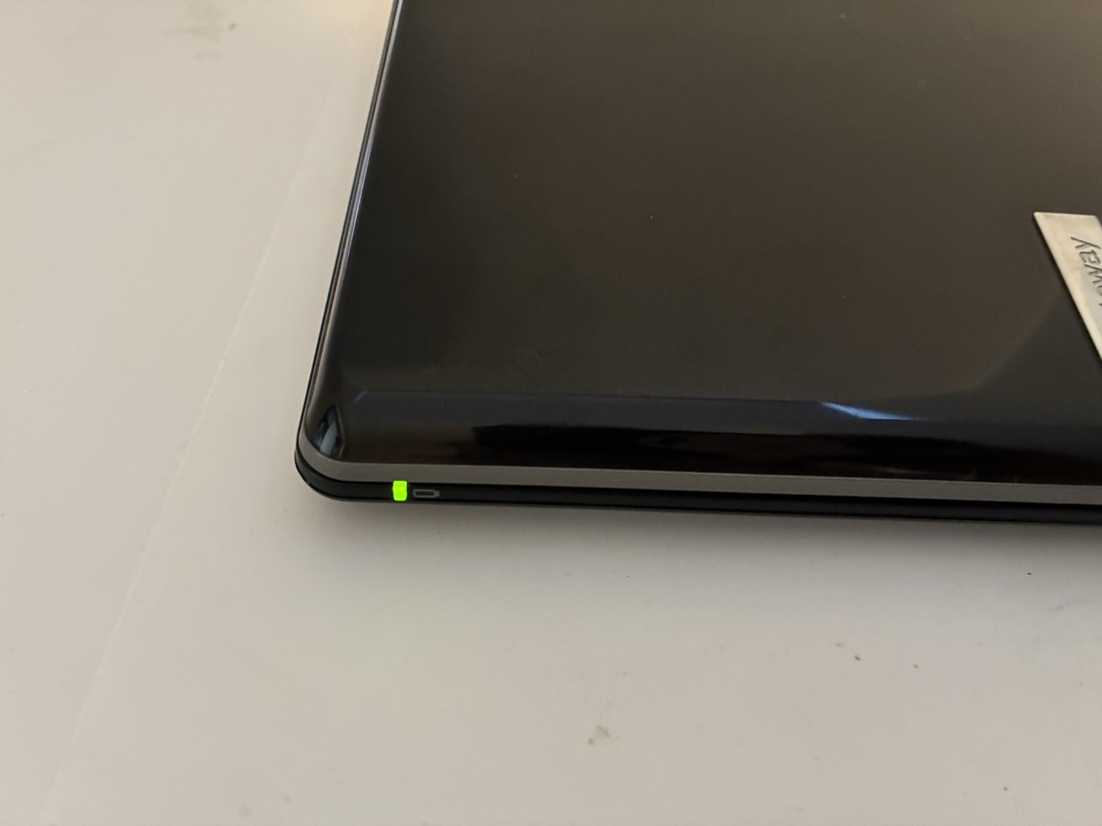 Gateway KAV60 Retro Mini Gaming Laptop Intel Atom 1.60GHz 2GB RAM (Windows XP)