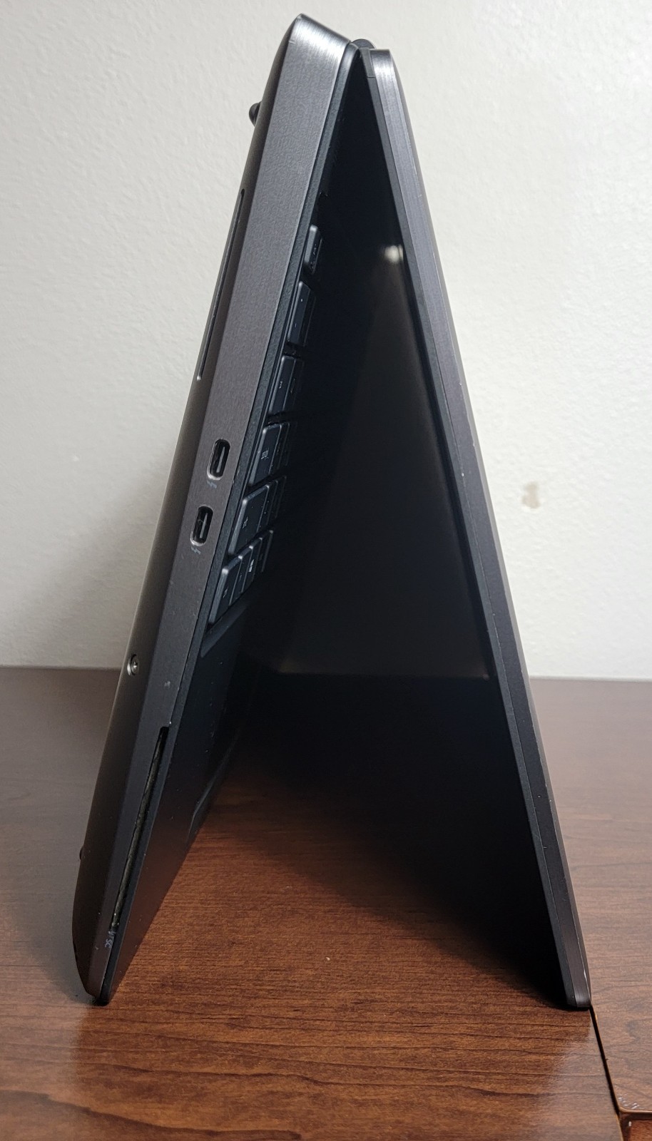 DELL PRECISION 7560 15″ Laptop Core i7 11850H 256GB 32GB Win 11 Pro Quadro T1200