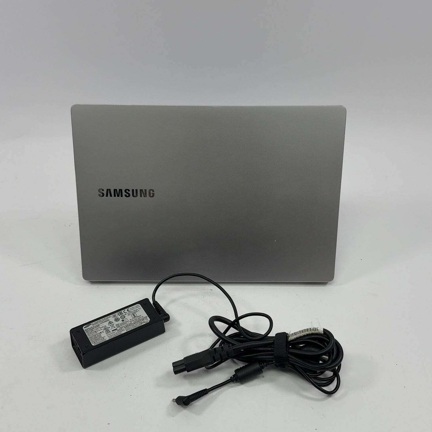 Samsung Notebook 7 NP730XBE 13.3″ i7-8565U 1.8GHz 16GB RAM 512GB SSD