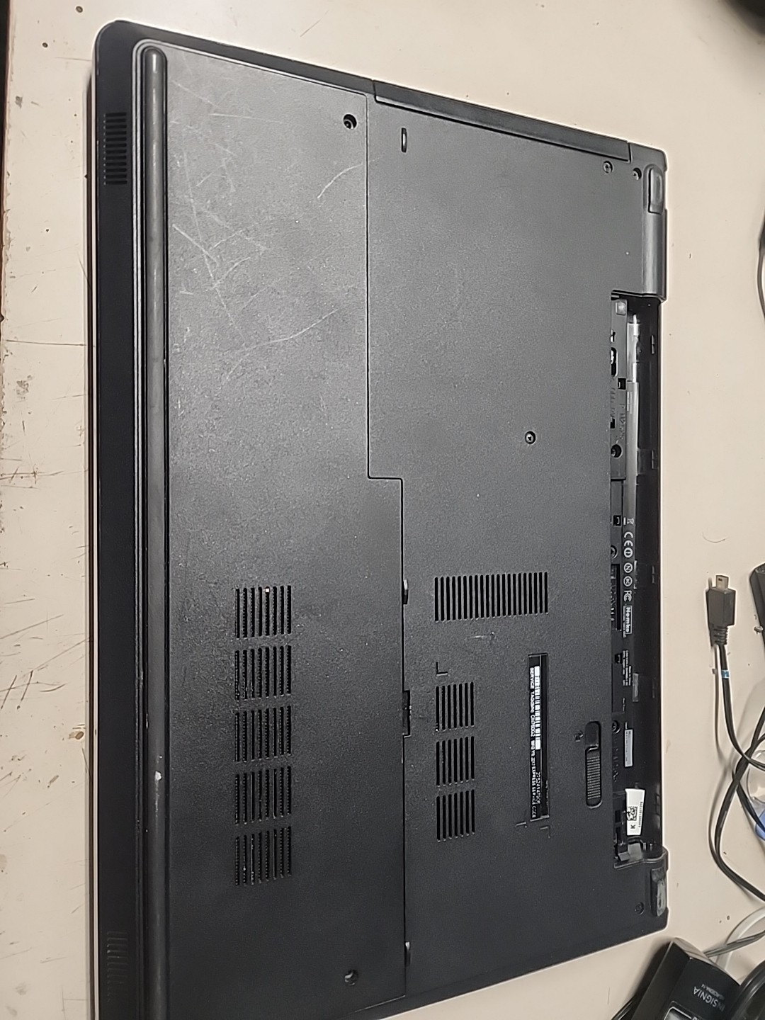 Dell Inspiron 5566 Touch i3-7100U NO HDD NO BATTERY NO PSU FOR PARTS