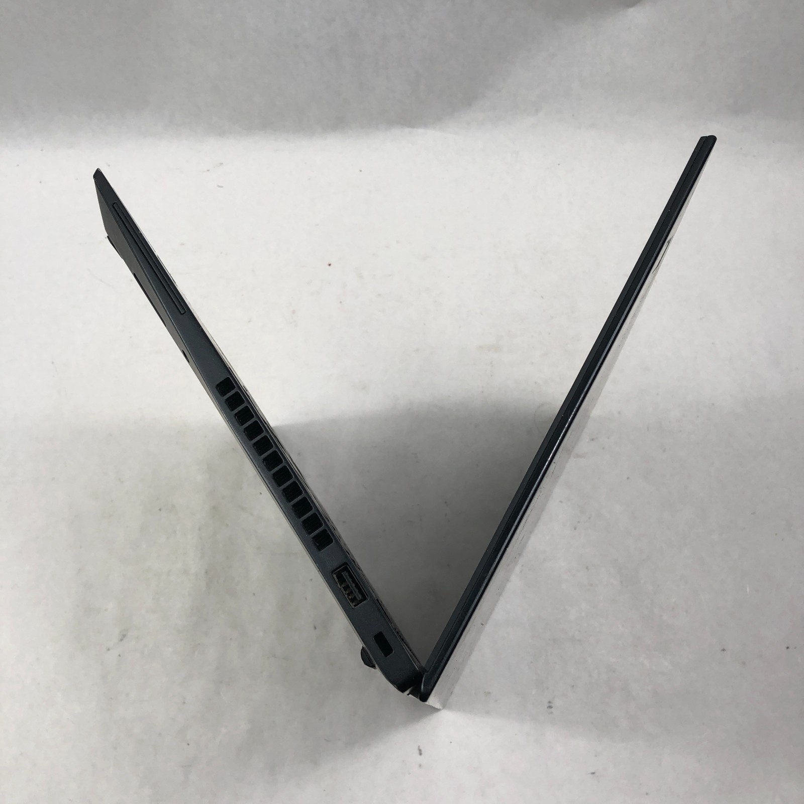 Lenovo ThinkPad T14s Gen 1 Ryzen 5 Pro 4650U 8GB RAM 256GB SSD No OS Read
