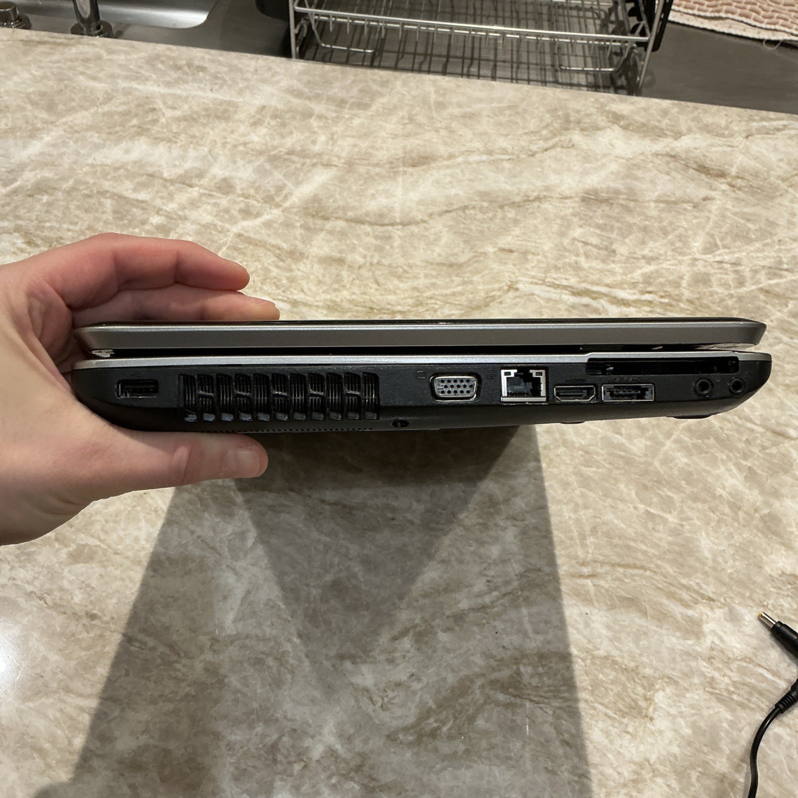 TOSHIBA SATELLITE A505-S6005 i3 M330 16″ screen 8G RAM 500G HDD tested working